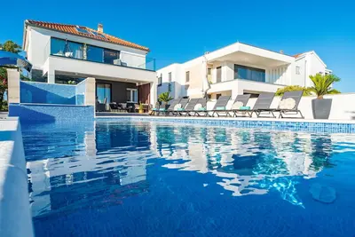 Image de Beachfront Villa Blue Melody with Pool