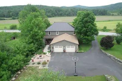 Image de Spacious 4-bedroom house with WiFi, game & fitness room in Franklin County Vt