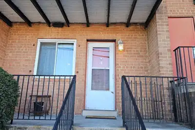 Image de Cozy 2-bedroom Apartment in Arlington Gem, minutes from Dc