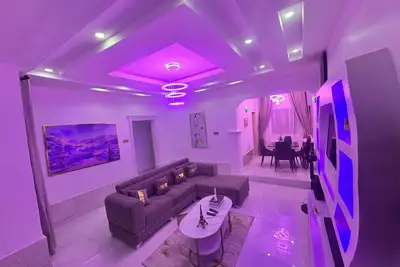 Image de Affordable Luxury 2 Bedroom Apartment for short and Long stays