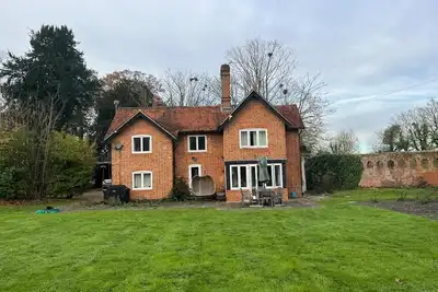 Image de Lodge backed by English legacy