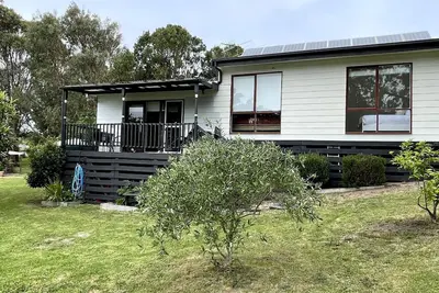 Image de Welcome to Crichton 8, your idyllic home away from home