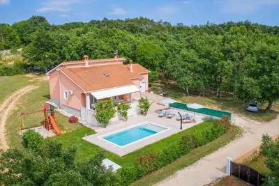 Image de Belle maison à Radetici avec WiFi
