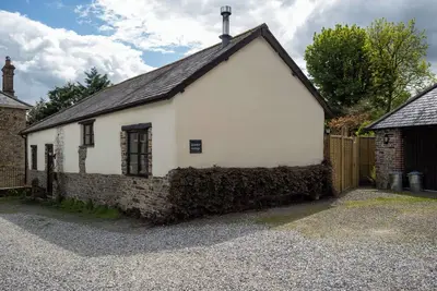 Parsley Cottage, pet friendly, with open fire in Halwill Junction