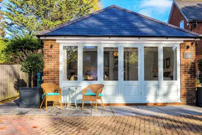 Image de The Garden Room, romantic, country holiday cottage in Chichester