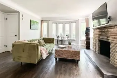 Image de Grosse Pointe Retreat | 3br, Sleeps 8 & Relaxing