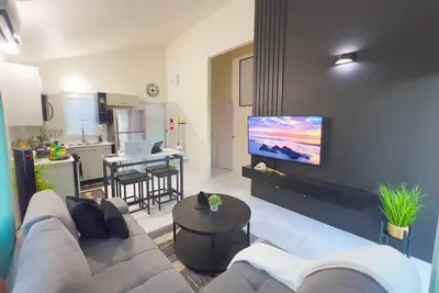 Image de Charming 2-bedroom house in Portmore with WiFi and Ac