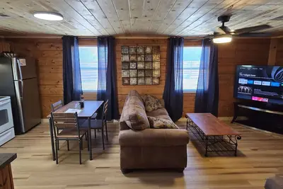 Image de Sunny Hill - Tucked away in a cove near Lake of the Arbuckles
