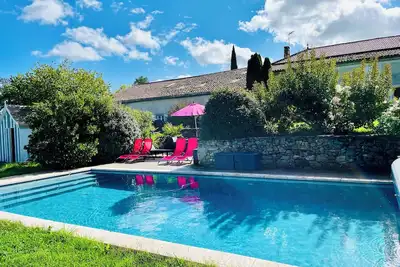 Image de Magnifique gîte situé au milieu des vignobles avec jacuzzi et piscine chauffée