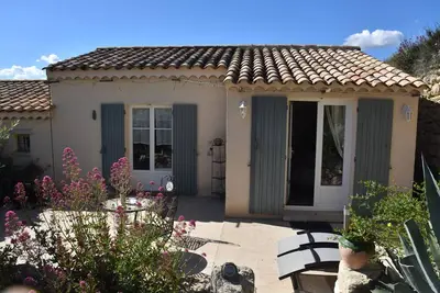 Image de maison de campagne de charme, pied Ventoux, 3 chambres calme et vue magnifique