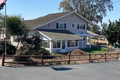 Image de Spacious 4-bedroom country home in lovely Arroyo Grande with Wi-Fi\nWedding Venue