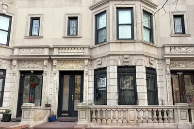 Image de Newly Renovated 3-Bedroom Duplex Duplex Apartment w/ Backyard Patio