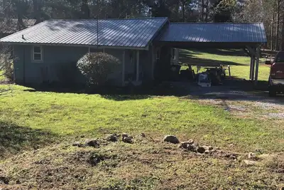 Image de Charming 2-bedroom farmhouse with WiFi, Ac in tranquil LaFayette