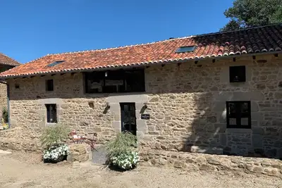Image de Gîte de luxe de 4 chambres récemment rénové avec piscine privée
