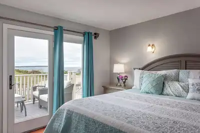 Waverly Suite 2 on the Beach