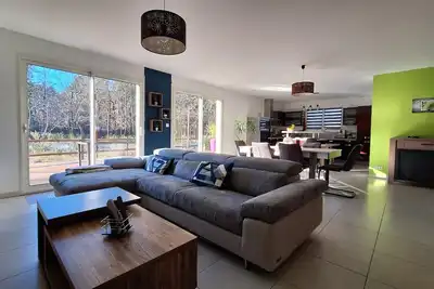 Image de A 5 mn du lac et à 10 mn de l'océan, résidence de 130 m2 avec terrasse et jardin