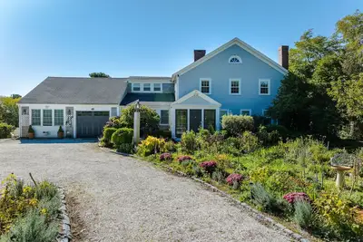 Peak Aug Weeks still avail! Sat-Sat. Brewster Farmhouse Retreat on Seymour Pond