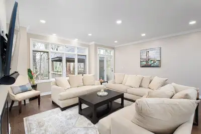 Image de Spacious & Modern Home in The Heart of Toronto