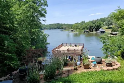 Image de Roxy Park - Pet-Friendly / Water Toys / Game Room