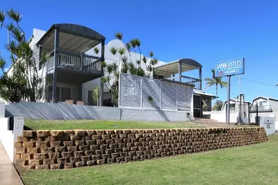 Image de Direct Oceanfront Unit - Step Right onto the Beach!