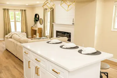 Image de Cozy Family Townhome Near Harbor with Free parking.