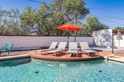 Image de 1950's Mid-Century Modern Home in Historic Central Tucson
