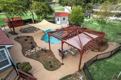 Image de Pool, Spa, Game Room - Lakefront Huntsville Oasis!