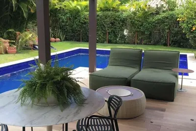 Image de Bela casa de 4 suítes no Cond. Residencial Praia do Forte;10 min da praia e vila