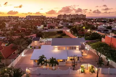 Image de New Stunning 5br Tropical Oasis Whitesands by Bocobay