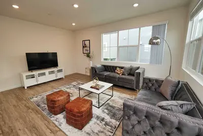 Image de Luxury Retreat 4br - Dedicated Workspace｜Fenced Backyard｜Flexible Lease #41616