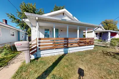 Pet Friendly + Fence, <5min Downtown