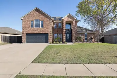 Image de Luxurious 5-Bedroom Oasis with Pool in Fort Worth