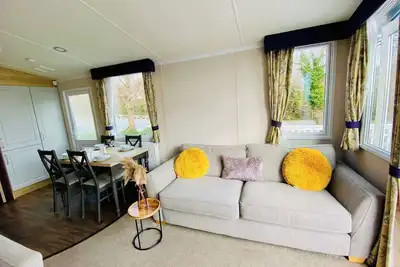 Image de Firs Bordeaux Caravan at Devon Cliffs Resort