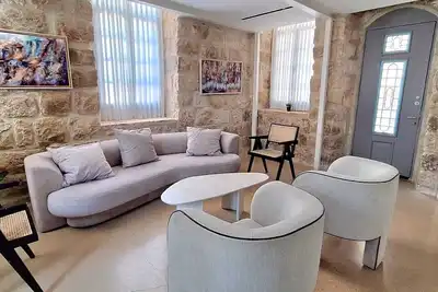 Image de Welcome to «The Jerusalem Stone» by Mpj vacation Rentals Ltd