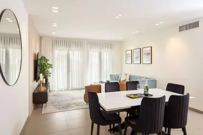 Image de Welcome to «The Onyx» by Mpj vacation Rentals Ltd