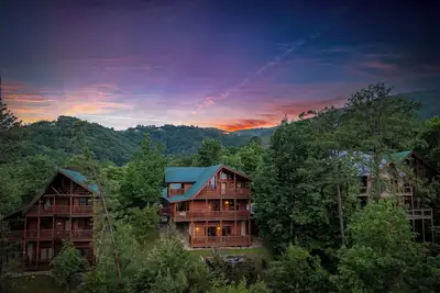 Image de Peaks & Pines Lodge | A Comfortable, Well-Designed Mountain Retreat for Families