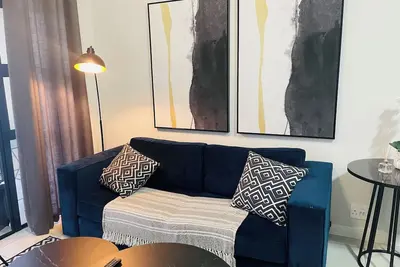 Image de Modern apartment in Sandton. Located in a secure estate, with balcony views.