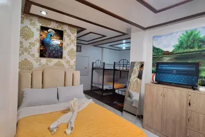 Spacious Studio Apartment Transient House near Abreeza Mall 8pax Free Parking\n