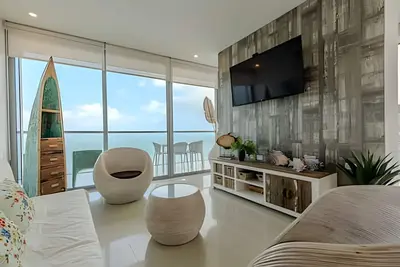 Image de Beachfront Penthouse 40th Sea View/Historic Center