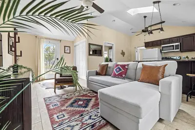 Image de Casa Verde - Cozy East Austin Home