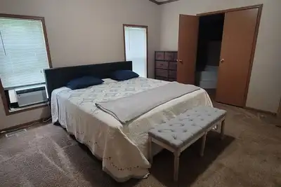 Image de Charming 3-bedroom resort with WiFi, Tv, and Ac located on beautiful Gull Lake!