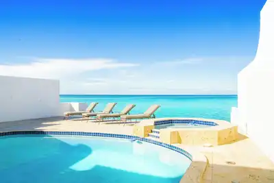 Image de Ocean Front House - 3br, Private Pool Cable Beach, Next to Beach