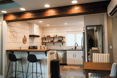 Image de Apartment on Broadway St - L