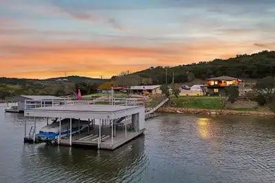 Image de Sunset Bluff @ Pk | Dock and Hot Tub! Sleeps 12