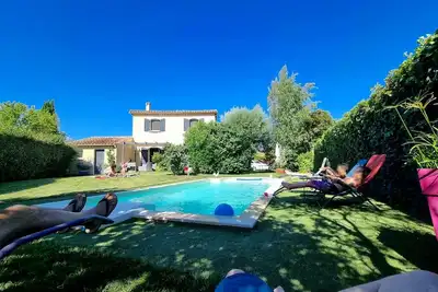 Image de Luberon Isle sur Sorgue maison provençale climatisée piscine privée non partagée