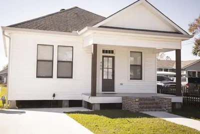 Image de Charming Meets Modern 2-bedroom Cottage