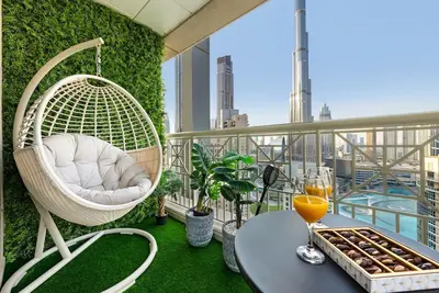 Image de Skyline Lavish 2br | Burj & Fountain Views | Ps5