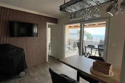 Image de Tranquil Tides Drage Mobile Home with Terrace and Sea View - Two Bedroom Mobile Home with Terrace and Sea View