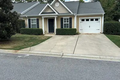 Image de Charming 2-bedroom building in fabulous Augusta with Ac, WiFi