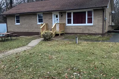 Image de Charming 2-bedroom house with Ac, WiFi, 5 minutes from lake Geneva Wi.